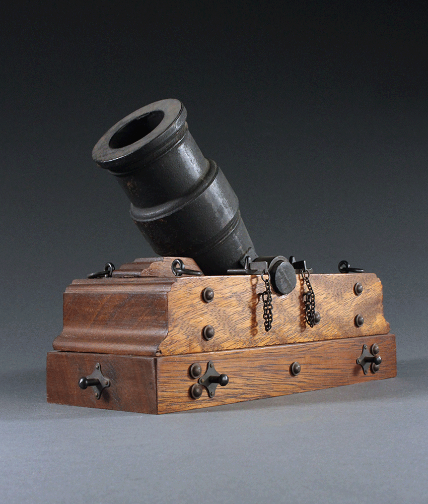 Scale model of an early 19th Century British Coehorn Mortar Cannon.